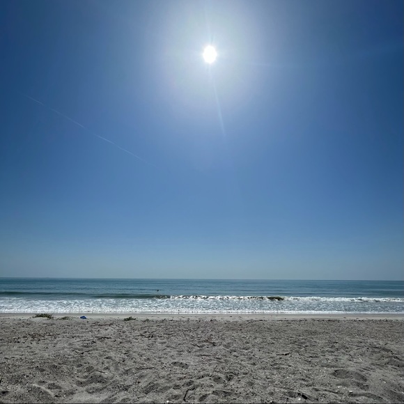 Meet your Posher, Nicole - Picture 3 of 3